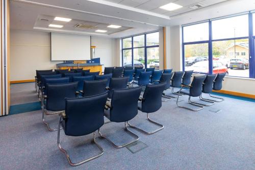 holiday inn express milton keynes by ihg