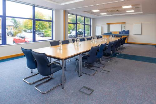 holiday inn express milton keynes by ihg