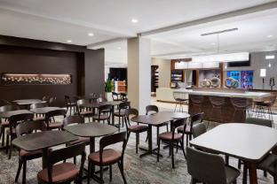 courtyard by marriott milwaukee downtown