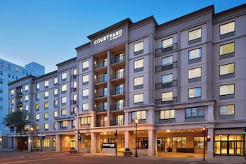 Courtyard By Marriott Milwaukee Downtown,Wisconsin>>Milwaukee,3 star