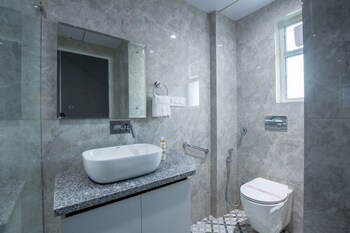 bedchambers apart hotel sec 39