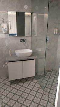 bedchambers apart hotel sec 39