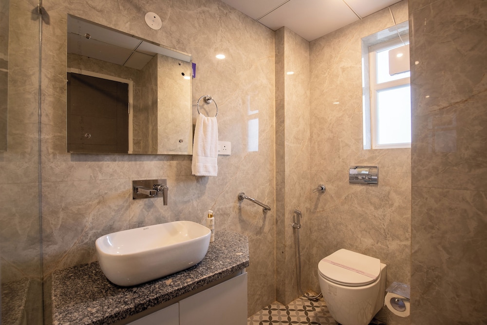 bedchambers apart hotel sec 39