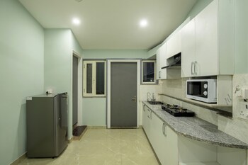 bedchambers apart hotel sec 39