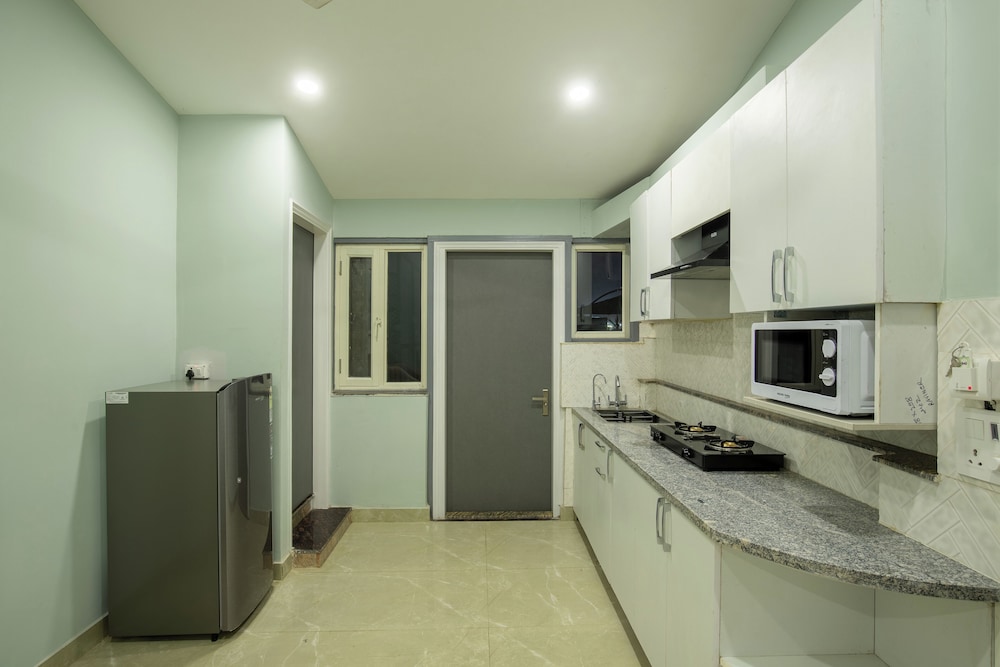 bedchambers apart hotel sec 39