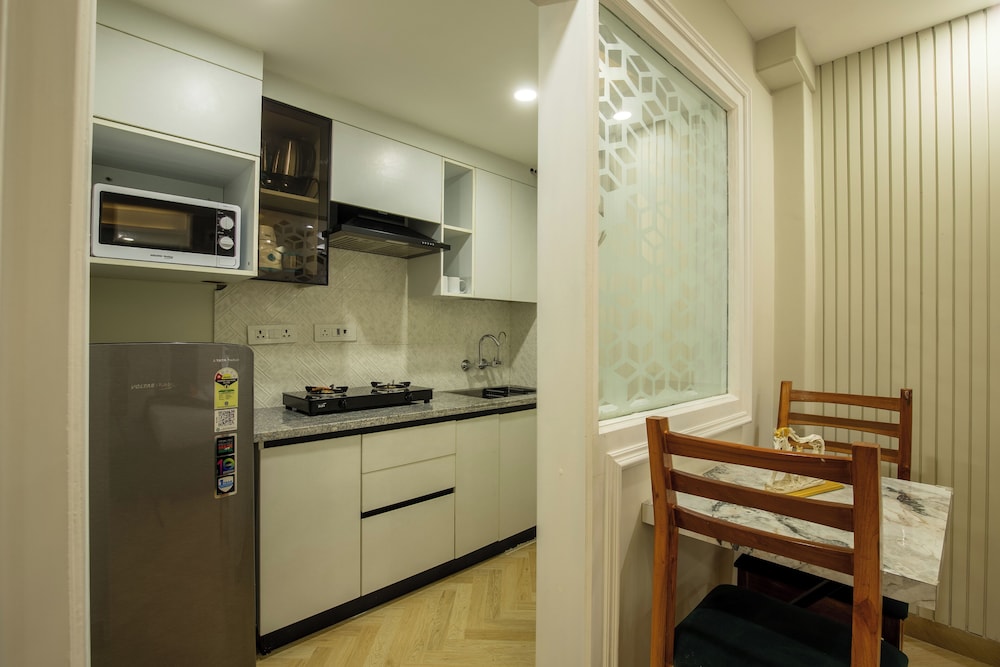 bedchambers apart hotel sec 39