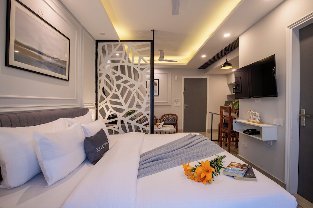 bedchambers apart hotel sec 39