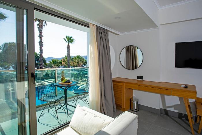 yalipark beach hotel