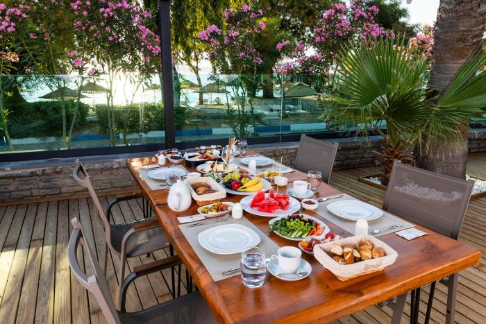 yalipark beach hotel