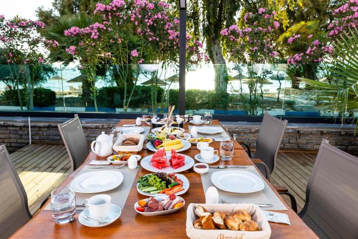 yalipark beach hotel