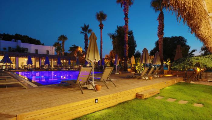 yalipark beach hotel