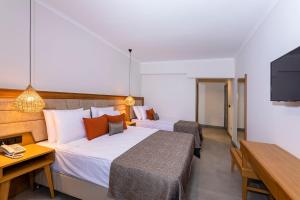 yalipark beach hotel