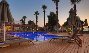 yalipark beach hotel