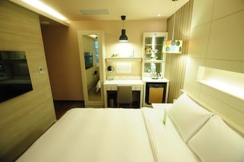 Kindness Hotel Zhongshan Bade,Sanfong Temple>>Kaohsiung,3 star