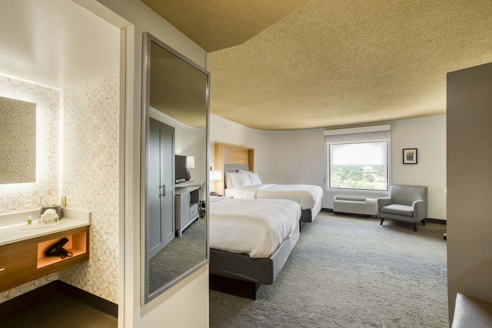 holiday inn mobile dwtn hist district by ihg