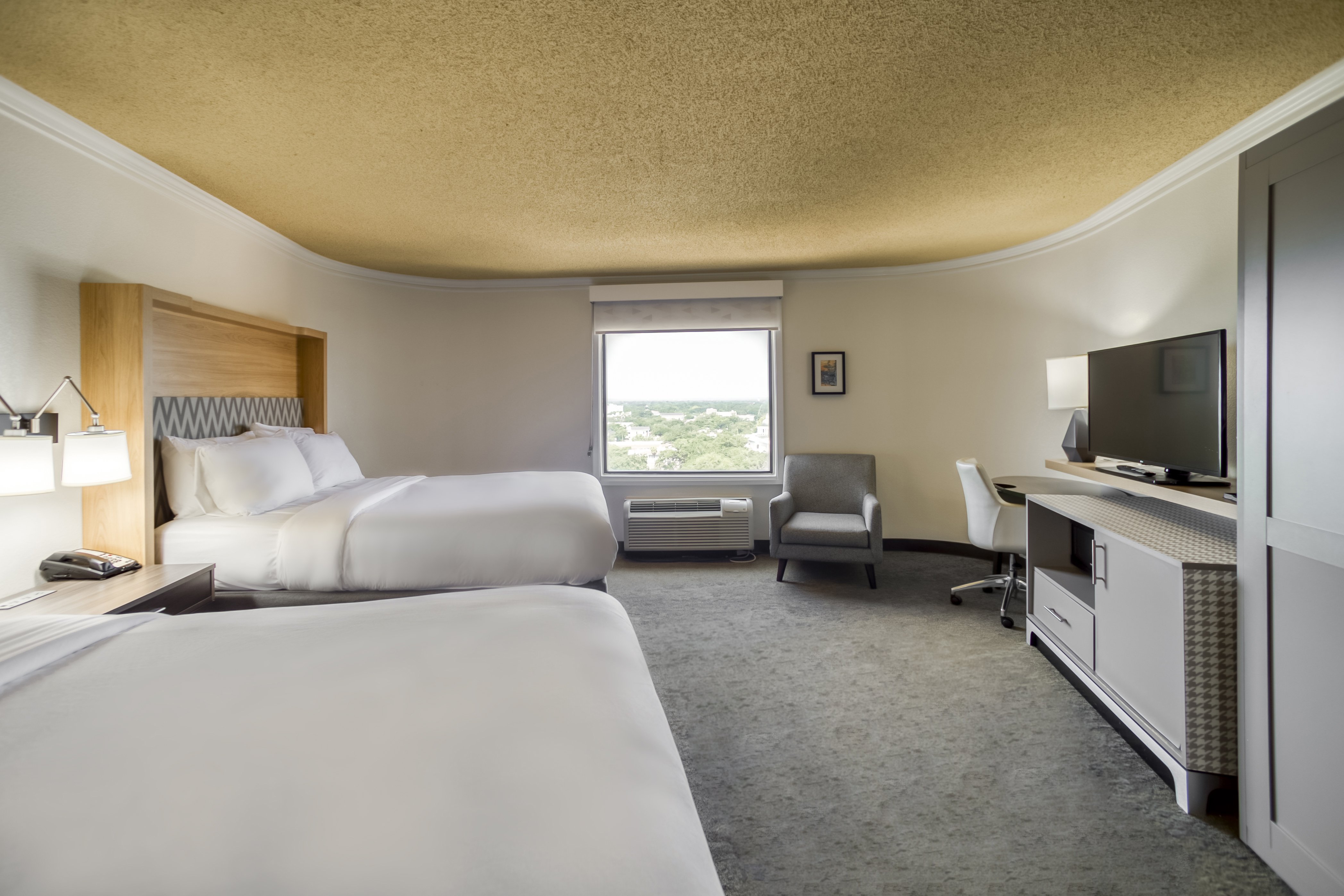 holiday inn mobile dwtn hist district by ihg