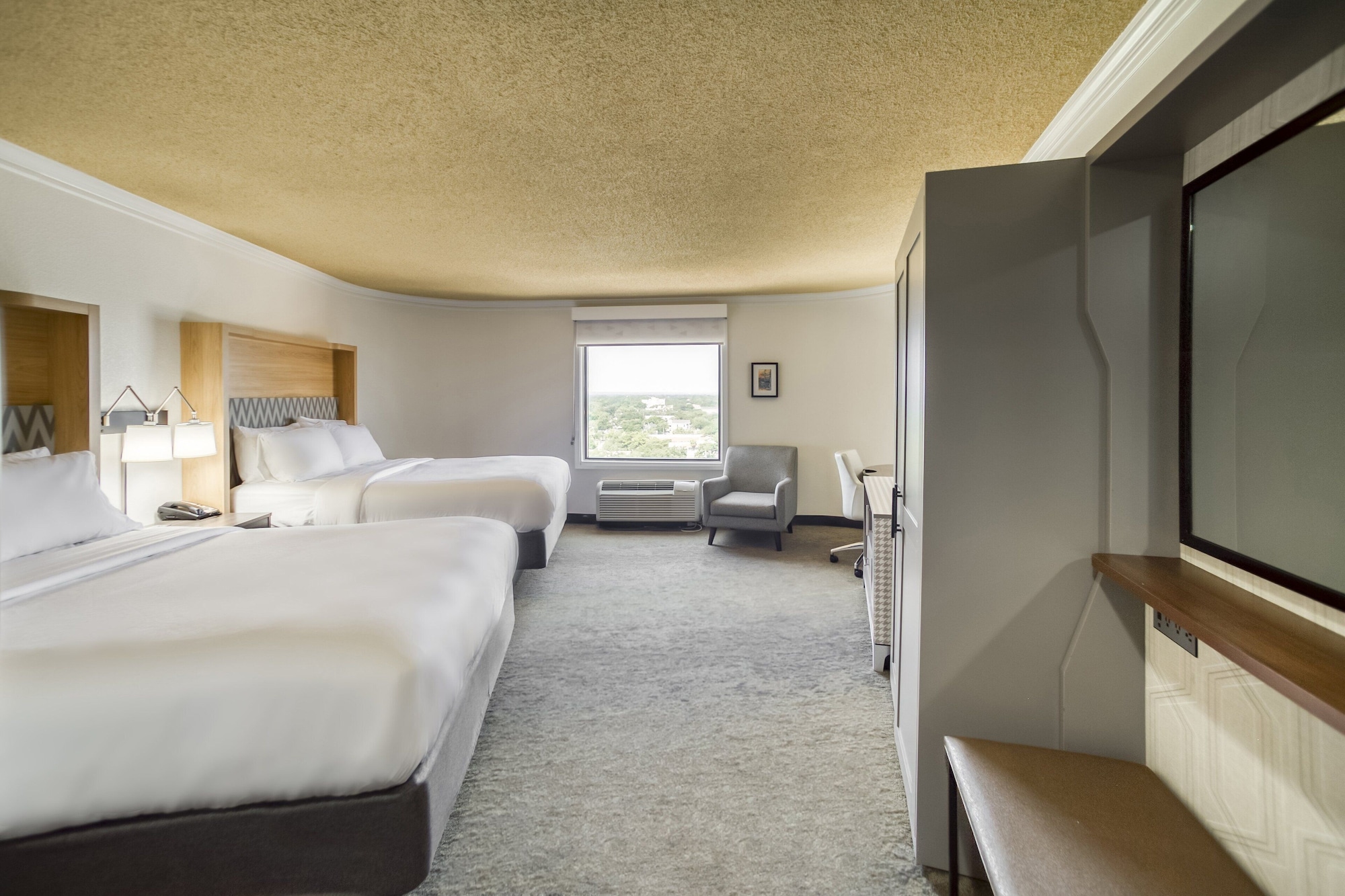 holiday inn mobile dwtn hist district by ihg