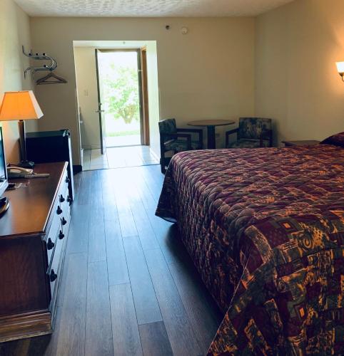 landmark inn
