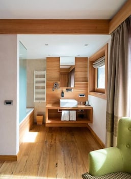 hotel larice suiteandbreakfast