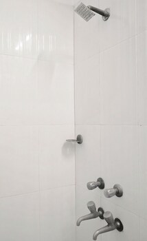 hotel satwa 29