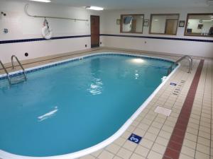 Super 8 By Wyndham Monmouth Il,Henderson>>Galesburg,2 star