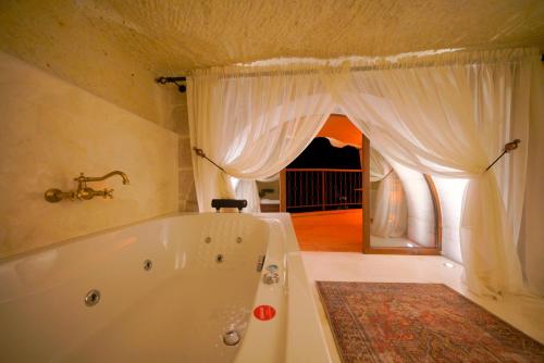 fairyland cave hotel special class