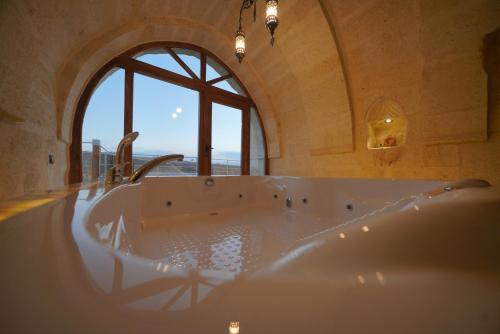 fairyland cave hotel special class