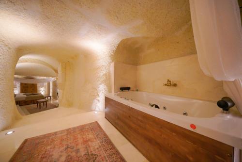 fairyland cave hotel special class