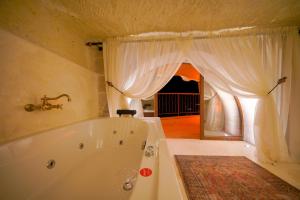 fairyland cave hotel special class