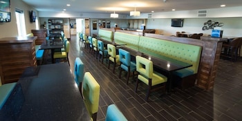 Western Star All Suites Carnduff,Estevan>>Carnduff,3 star