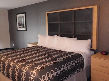 Western Star All Suites Carnduff,Estevan>>Carnduff,3 star