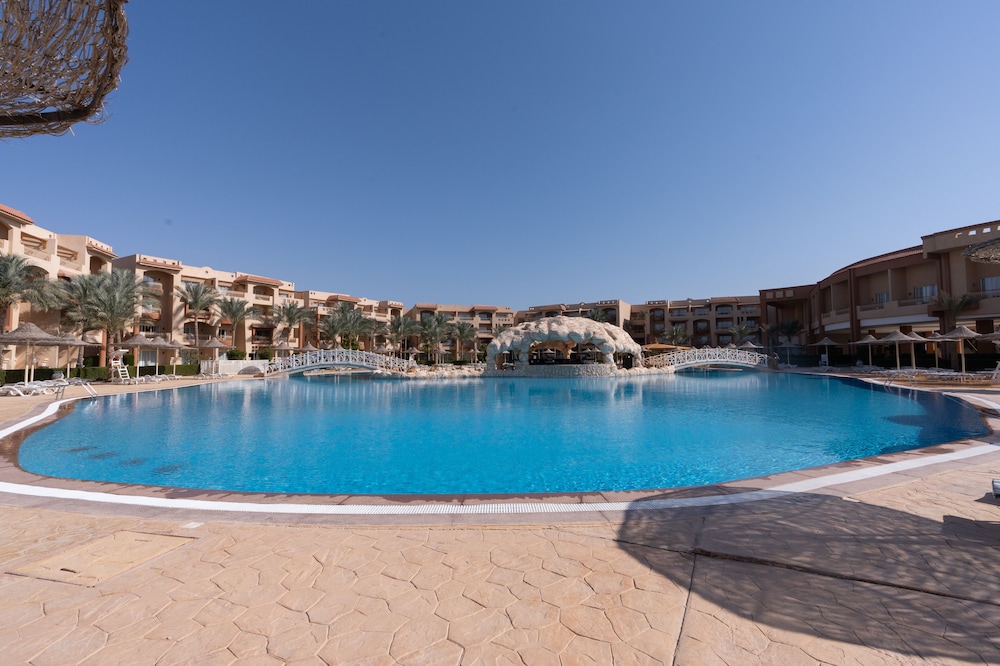 parrotel lagoon waterpark resort