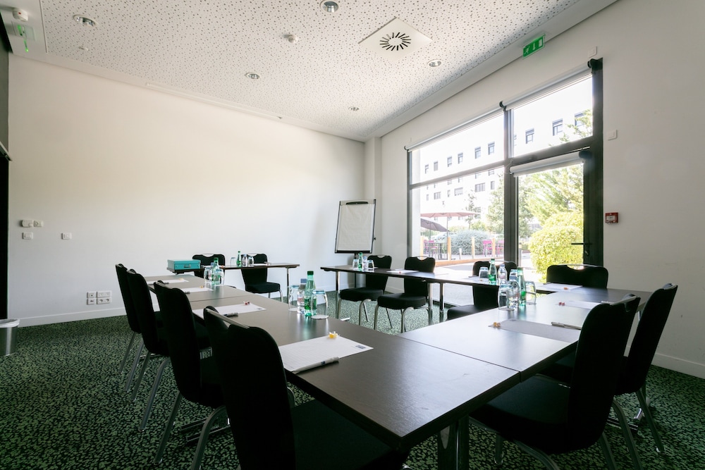 holiday inn express montpellier odysseum by ihg