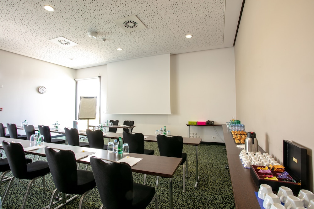 holiday inn express montpellier odysseum by ihg