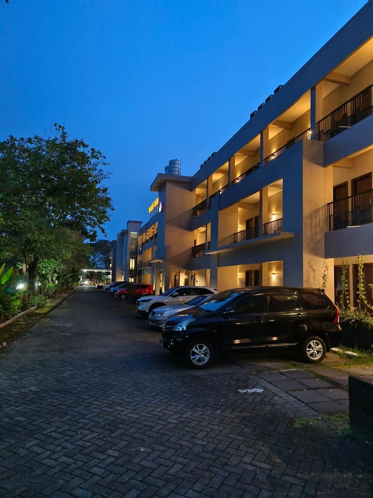 hotel tilamas juanda