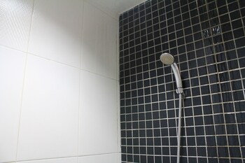 hotel tilamas juanda