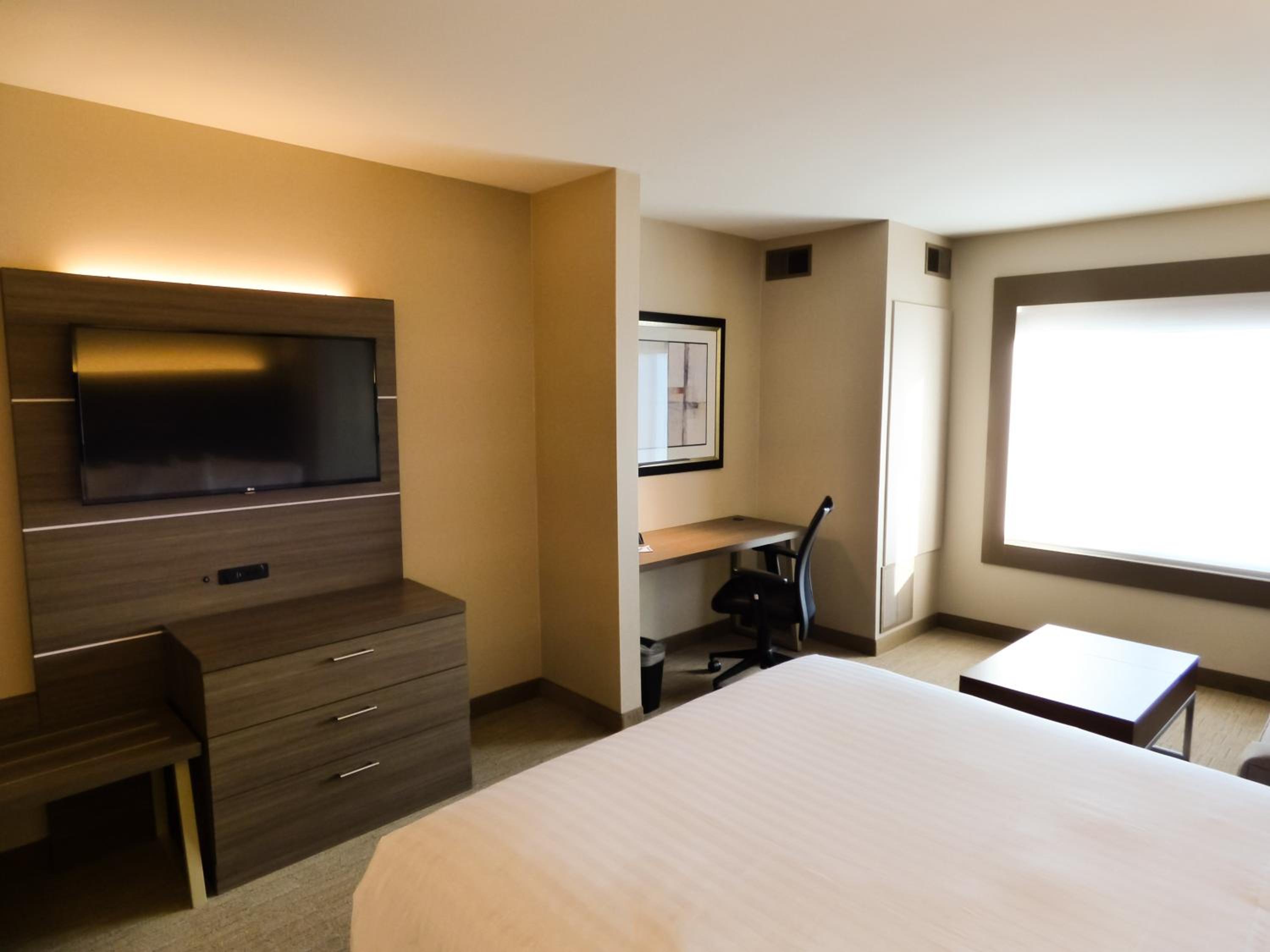 holiday inn express and suites plymouth ann arbor