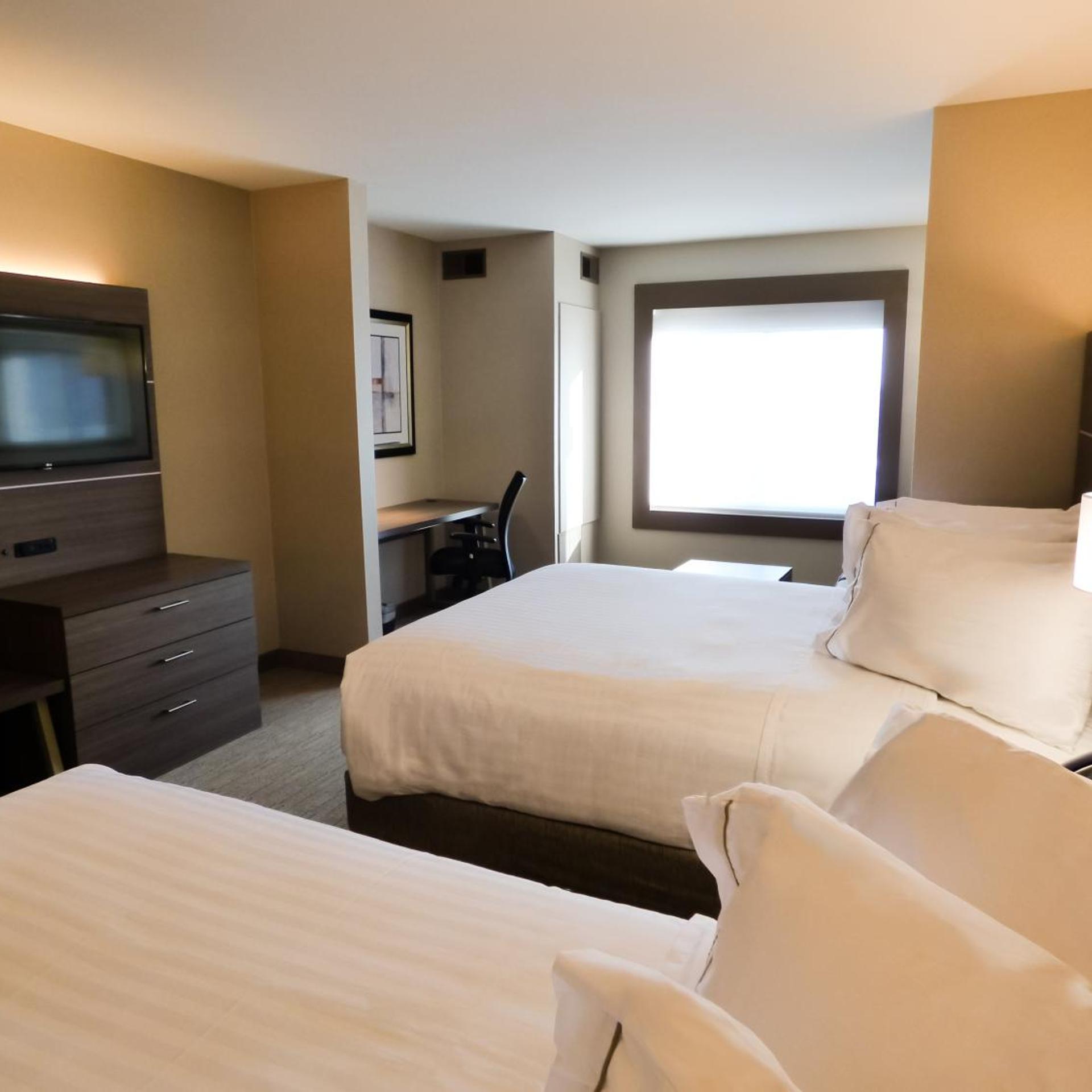 holiday inn express and suites plymouth ann arbor