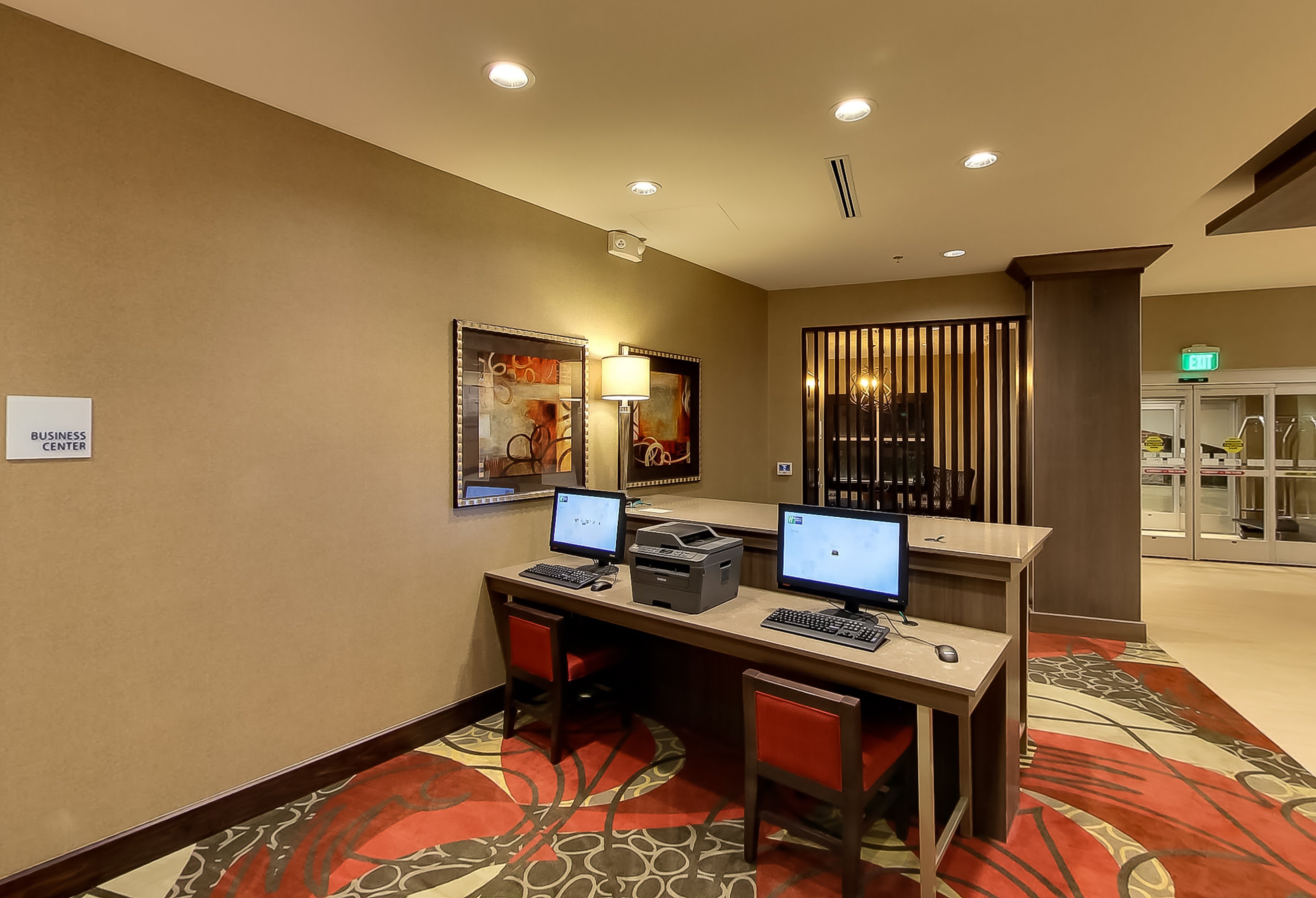 holiday inn express and suites plymouth ann arbor
