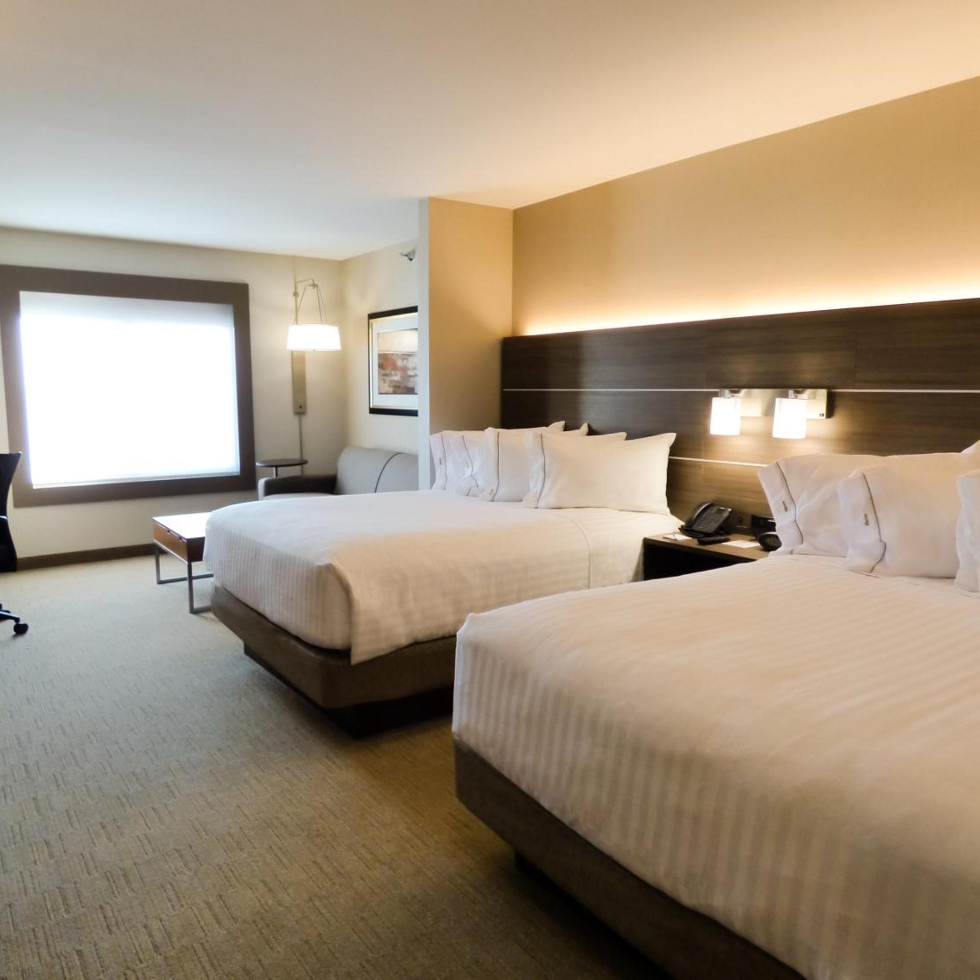 holiday inn express and suites plymouth ann arbor