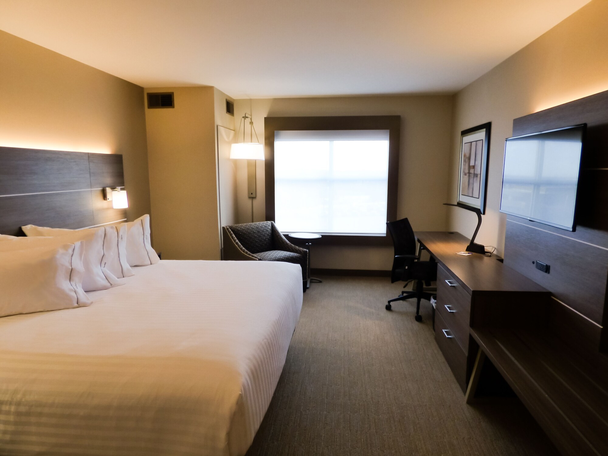 holiday inn express and suites plymouth ann arbor