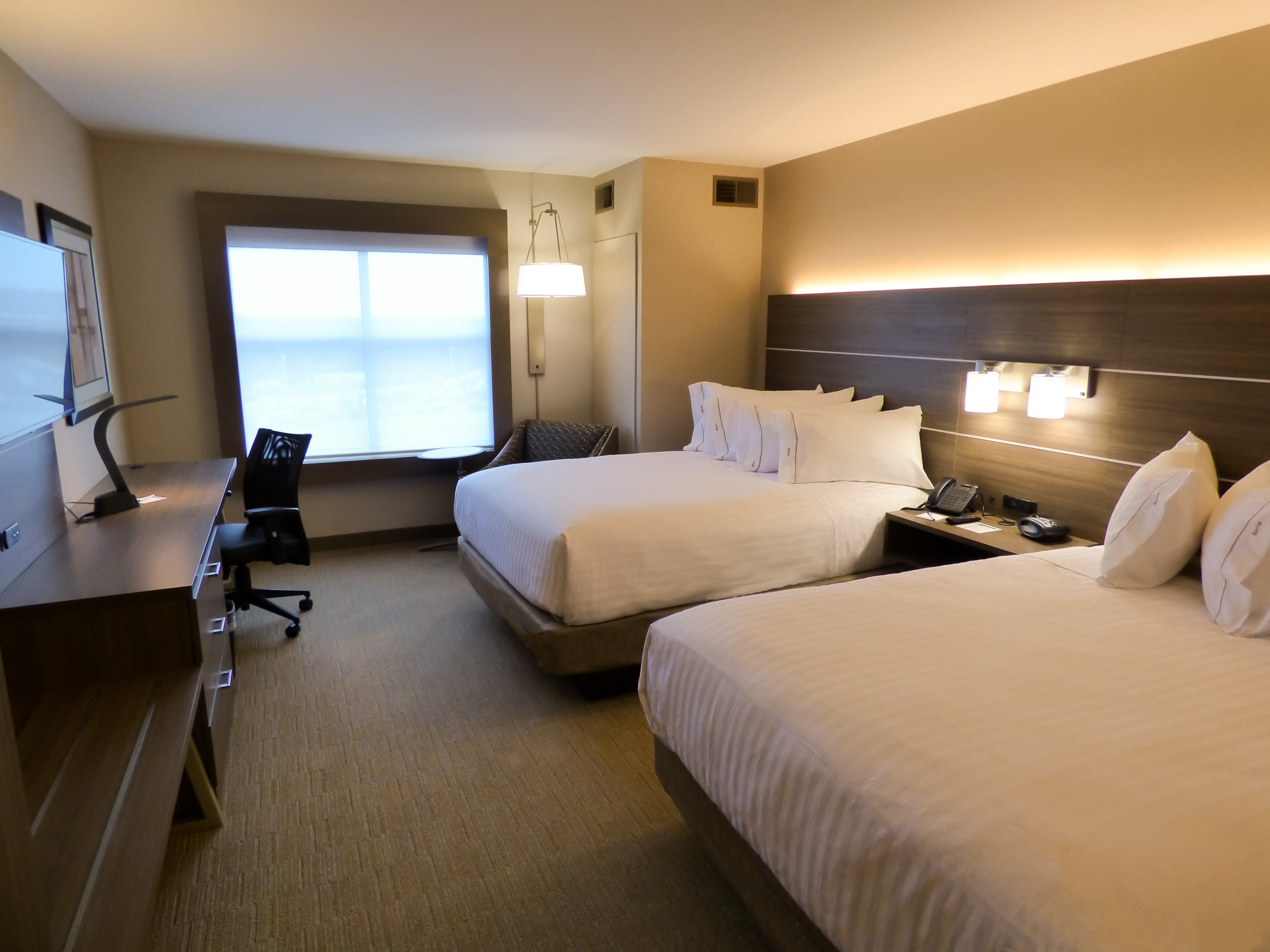 holiday inn express and suites plymouth ann arbor