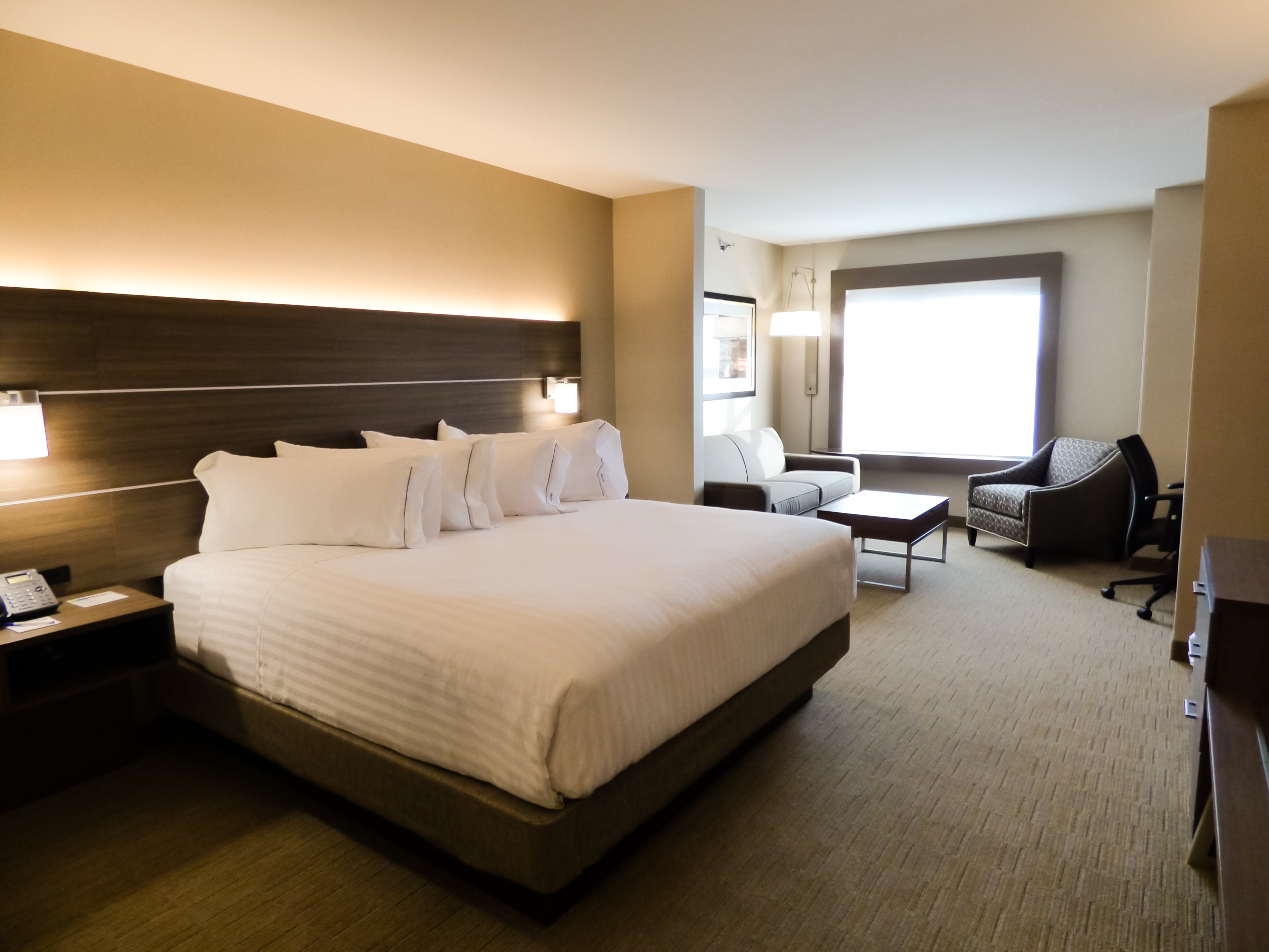 holiday inn express and suites plymouth ann arbor