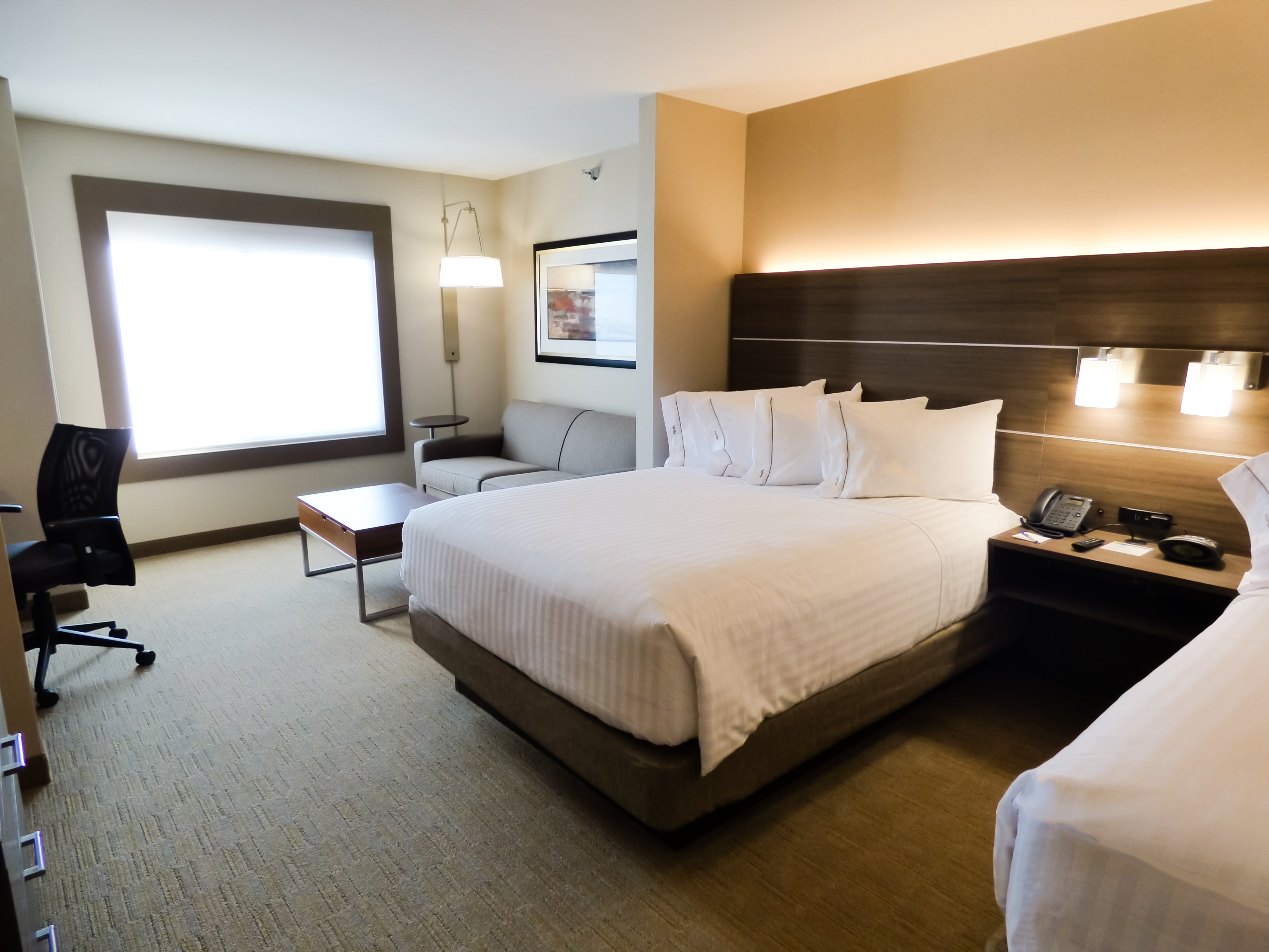 holiday inn express and suites plymouth ann arbor