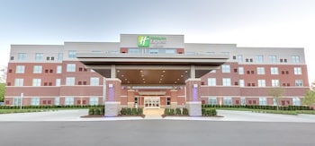 holiday inn express and suites plymouth ann arbor
