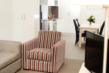 oaks moranbah suites