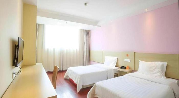 7 days inn shenyang gugong middle street pedestrian street