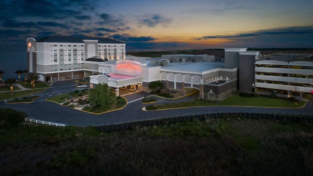 silver slipper casino and hotel adults only