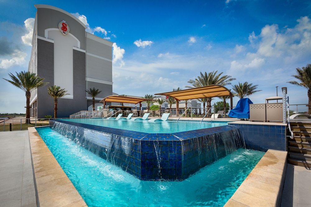 silver slipper casino and hotel adults only