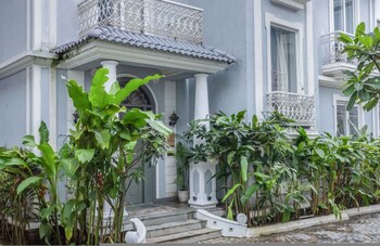 luxury 4bhk pool getaway in north goa villa kaia